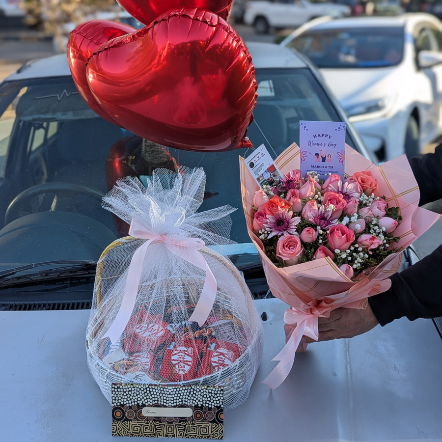 Mother's Day Special Basket – Flowers, Chocolates, Balloons & Cash