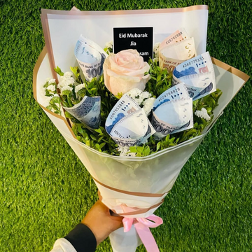 Premium 10K Cash Bouquet with Long-Stem Imported Rose & Babyโs Breath
