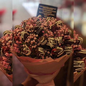 Elegant Chocolate-Coated Strawberry Bouquet with Baby’s Breath & Message Note 💌