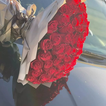 Grand Gesture: Imported Red Rose Bouquet