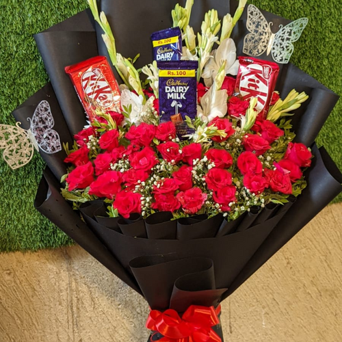 Black Wrap Beauty: Roses & Chocolates