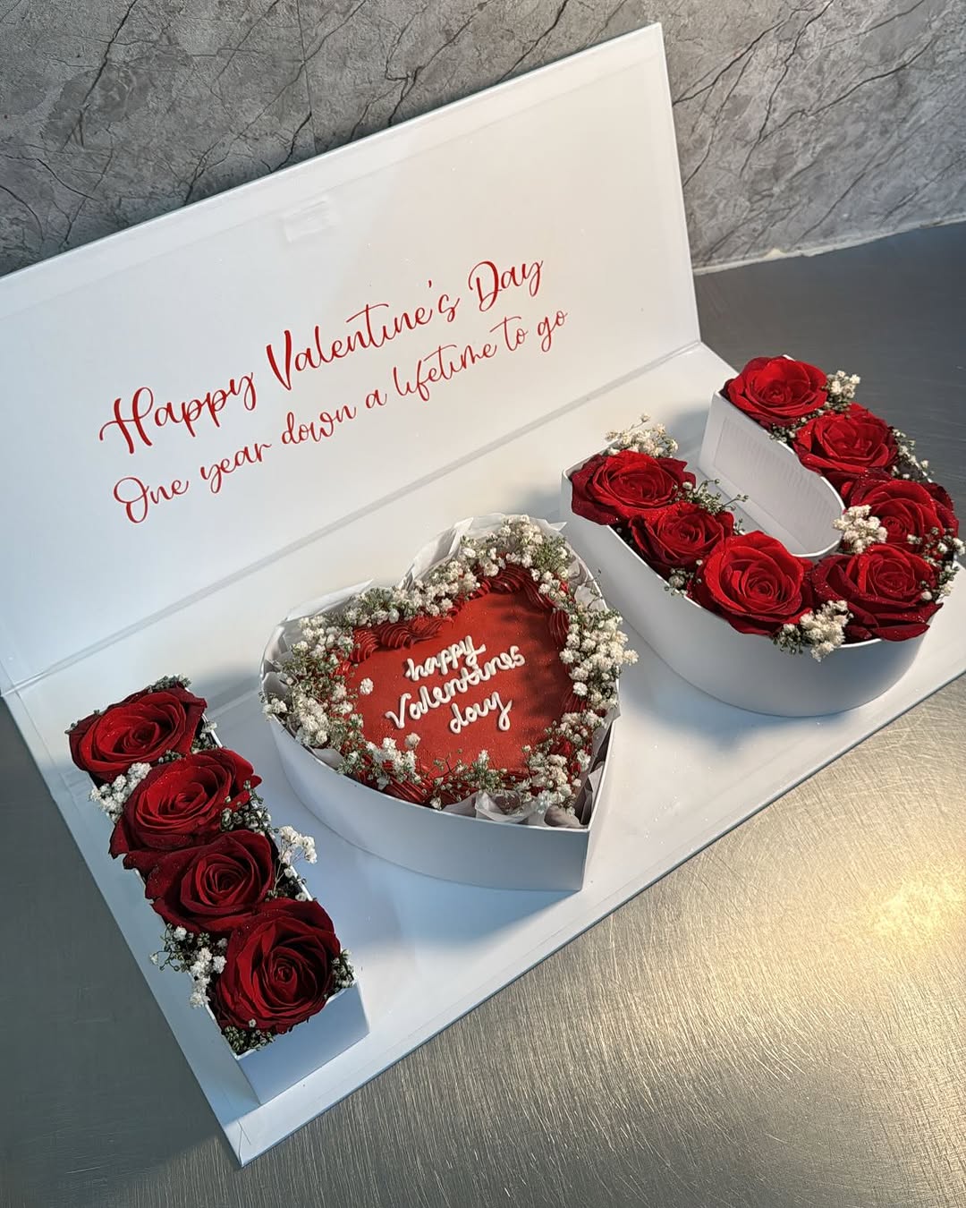 I ️ U Box : White & Red