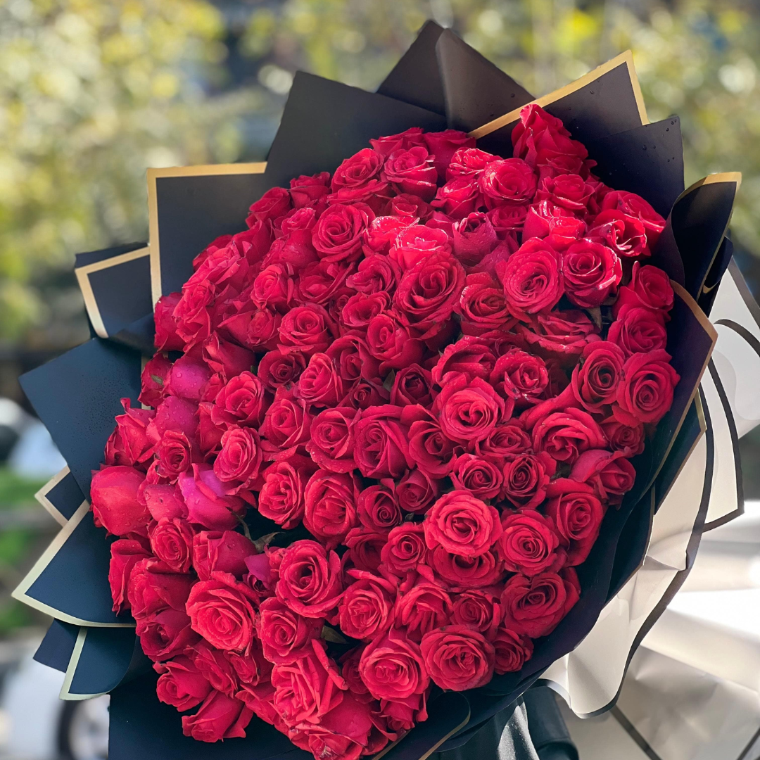 🌹 Premium Red Rose Bouquet with Heart Balloons ❤️🎈