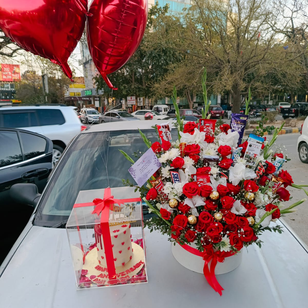 💖 Luxury Anniversary Surprise – Custom Cake, Flowers, Chocolates & Balloons 🎁✨