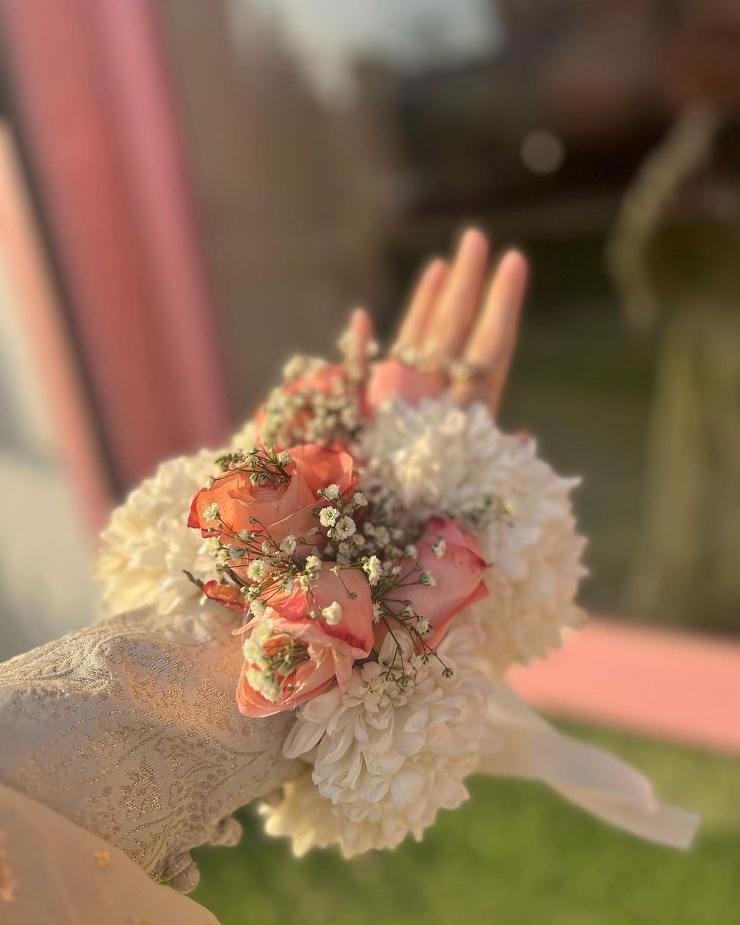 Graceful Peach and White Floral Gajra