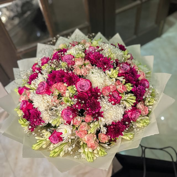 Imported Flower Bouquets – Pure Elegance in Every Stem!