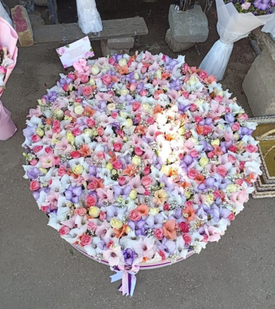 Grandeur in Bloom – Luxury Flower Box for Mom