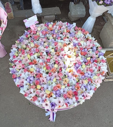 Grandeur in Bloom – Luxury Flower Box for Mom