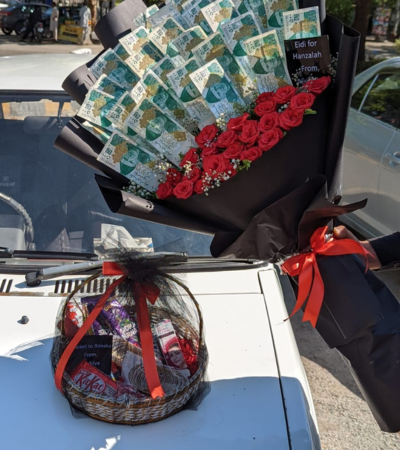 Queen Mom Luxe Surprise – 20K Cash, Flowers & Chocolates