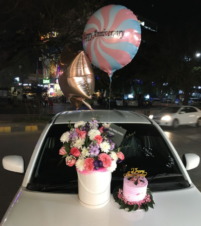 Blooms & Cake for the Queen