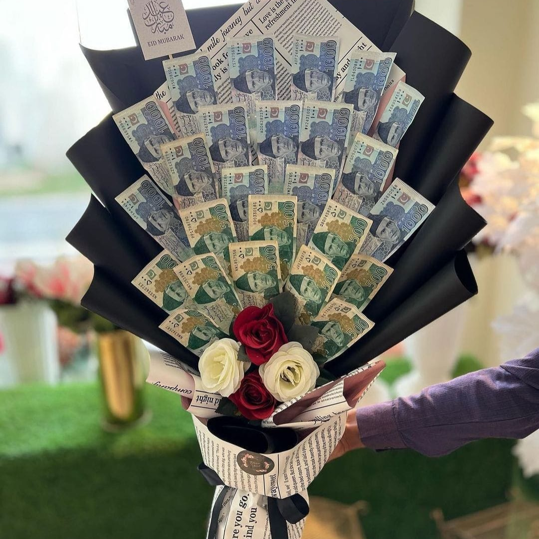 20K Cash Bouquet with Red & White Roses