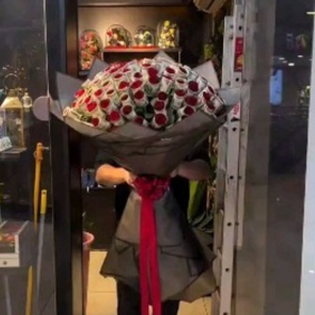 Luxury Dollar-Wrapped Rose Bouquet