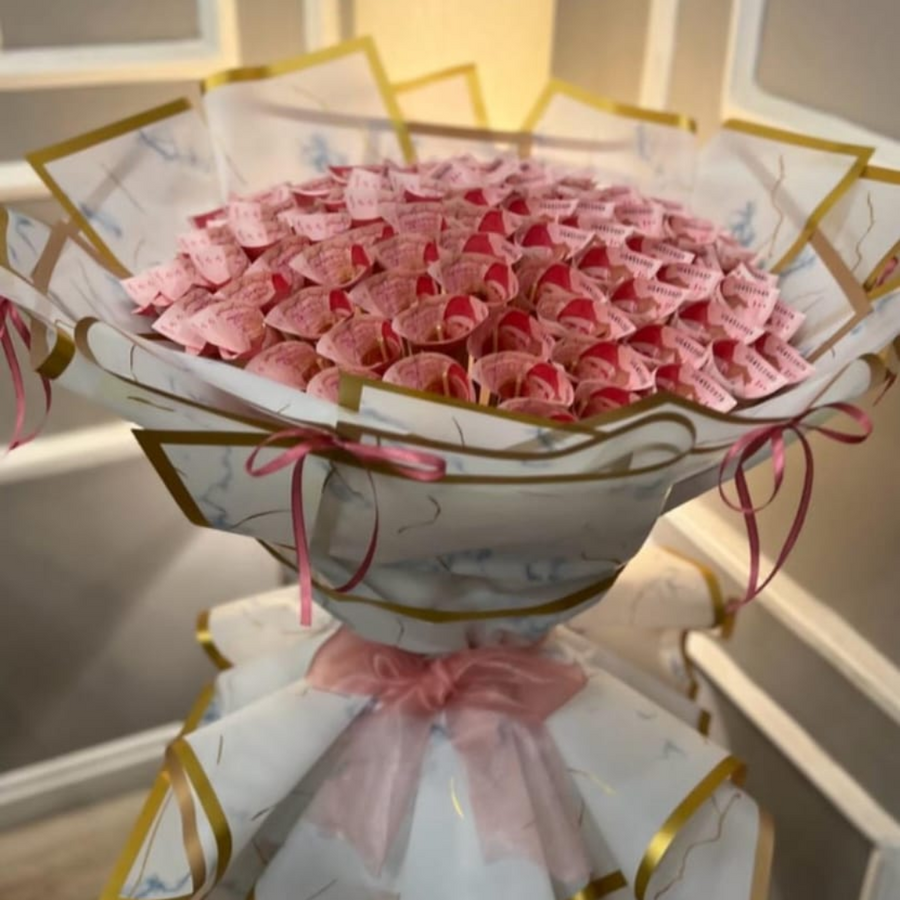 Luxury 10K Cash Bouquet – 100 Fresh Notes with Elegant Wrapping