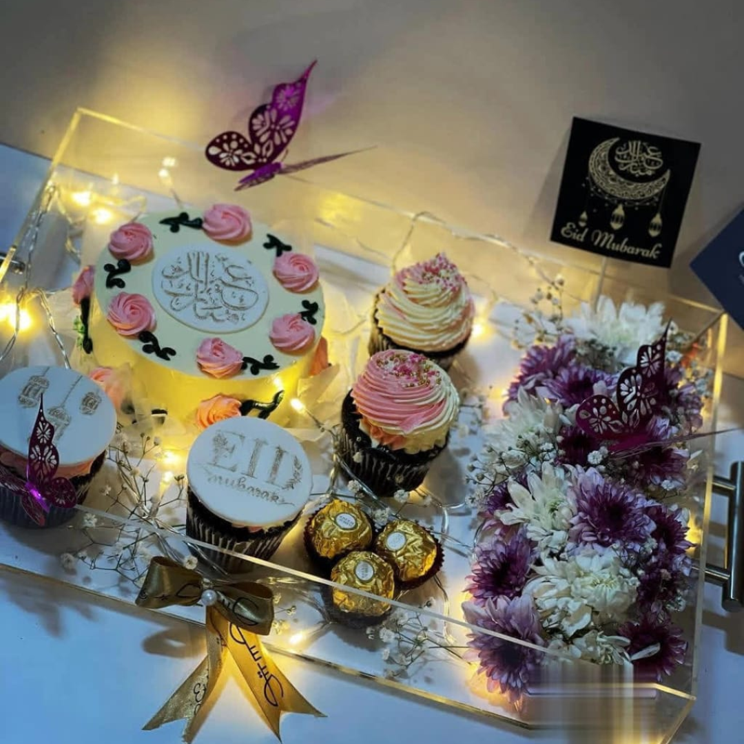 Eid Mubarak Celebration Tray – Cake, Cupcakes & Sweet Delights!