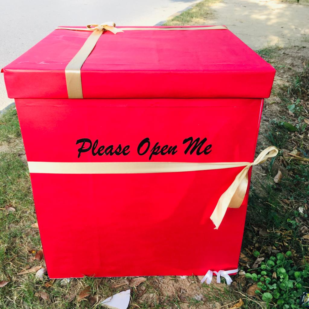 Eid Surprise Box for Her – Cake, Flowers & Custom Gifts