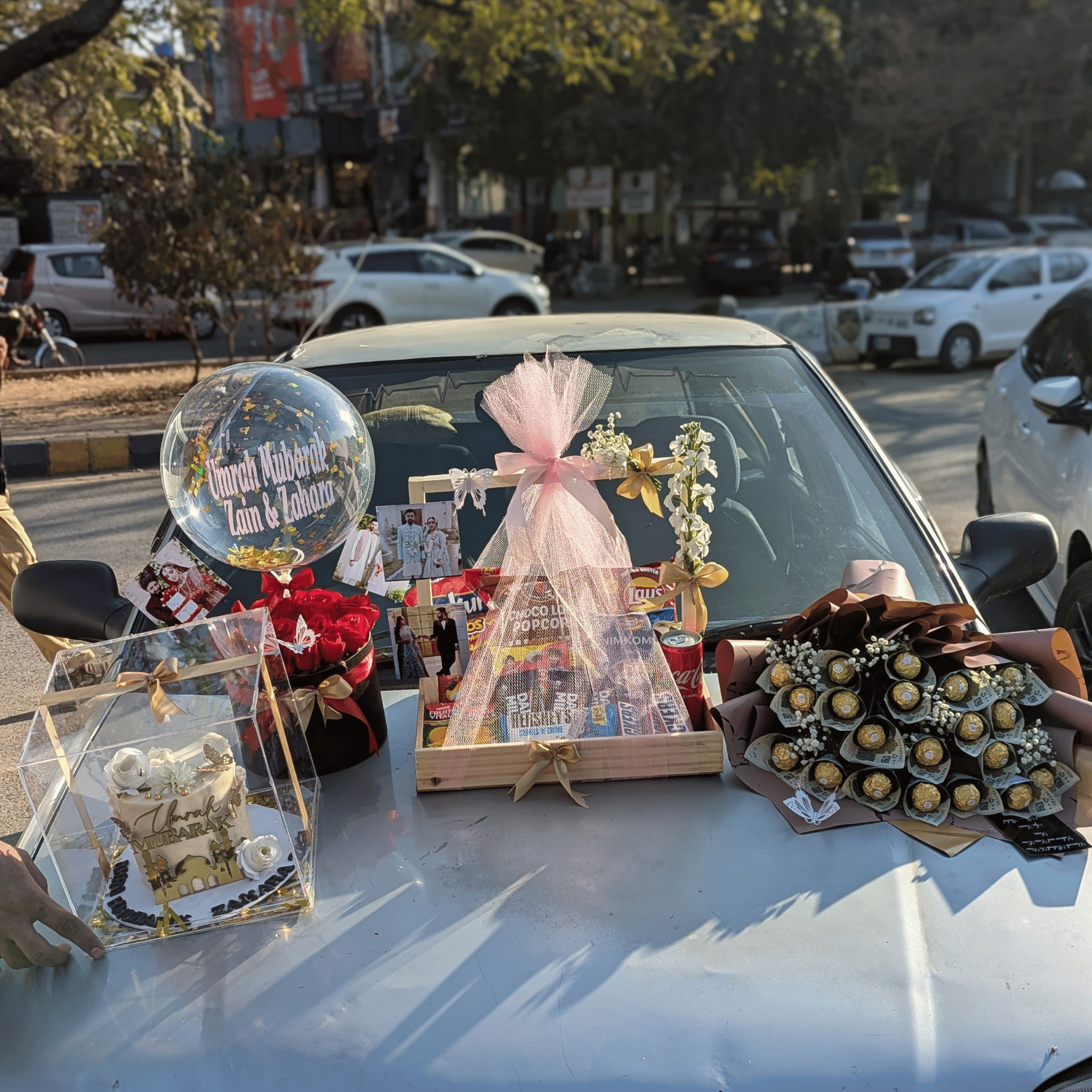 Luxury Wedding Gift Box with Cash & Chocolate