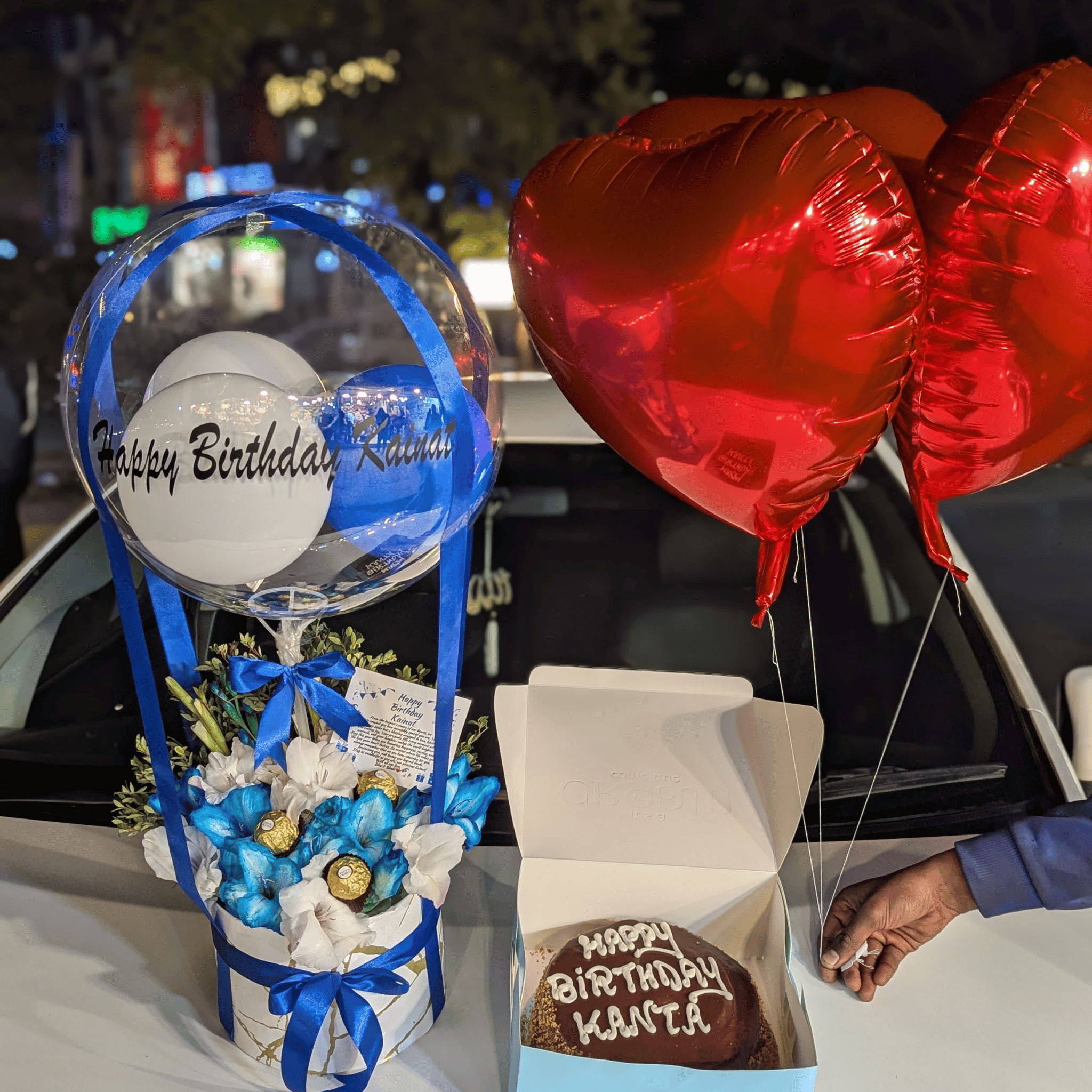 Balloon Box with Cake & Foil Balloon