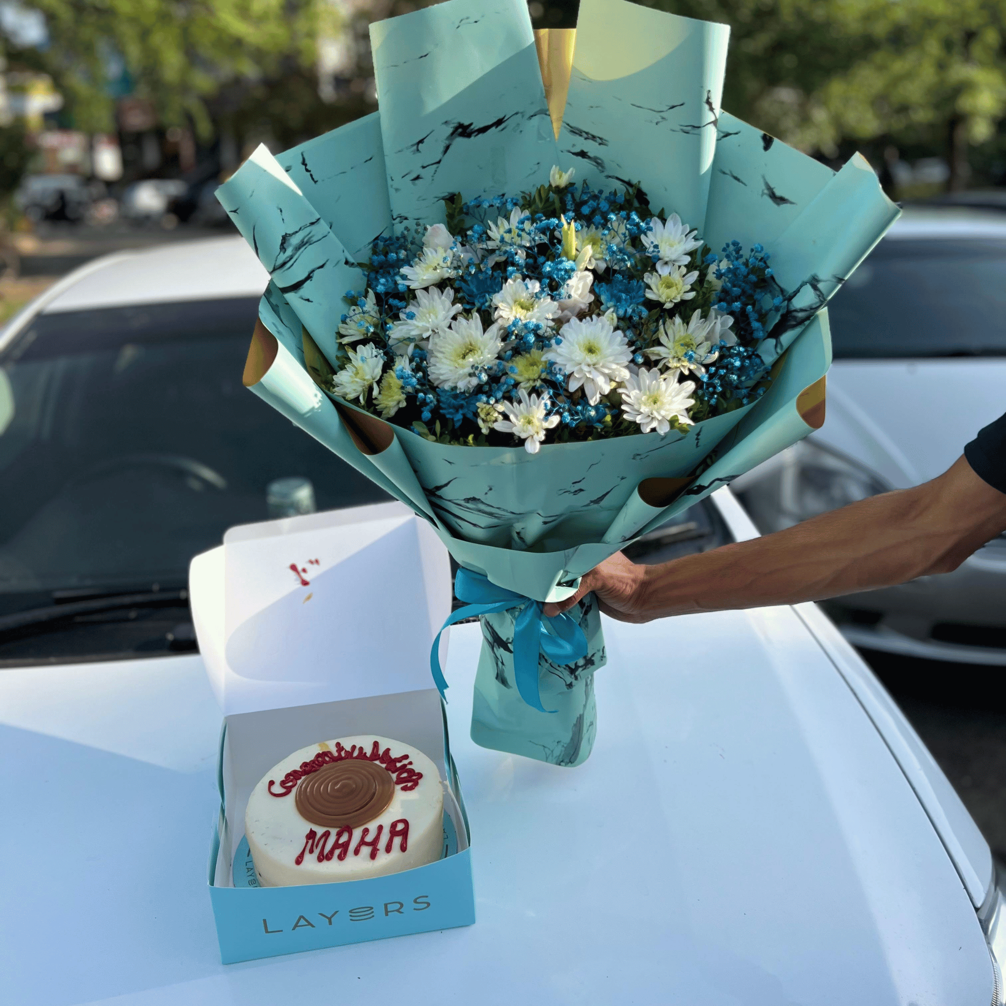 Chrysanthemum Bouquet & Cake Combo