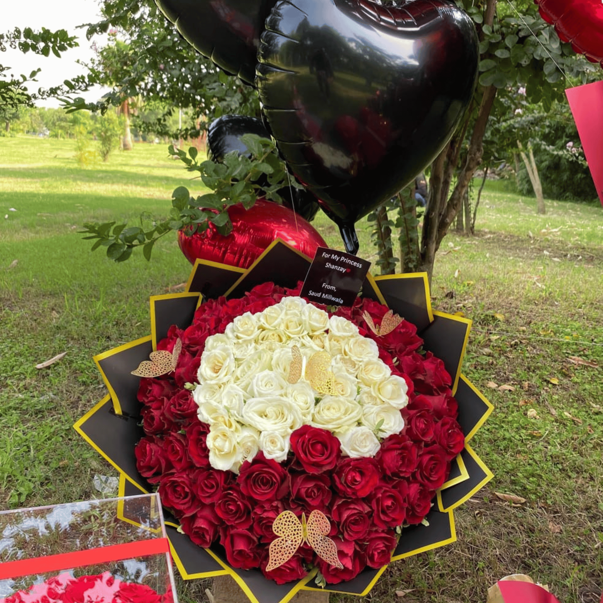Classic Red Roses with Love Balloon – Luxury Gift