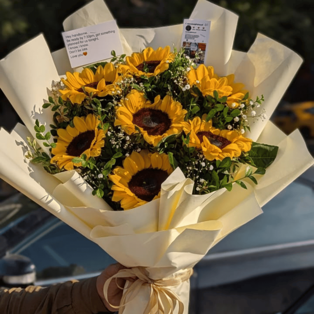 A Cheerful & Happy Sunflower Bouquet