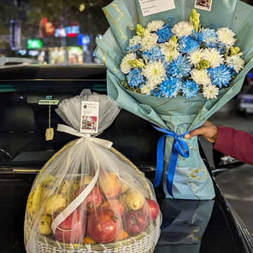 Elegant Fruit Basket with Fresh Flower Bouquet – A Gift of Health & Beauty