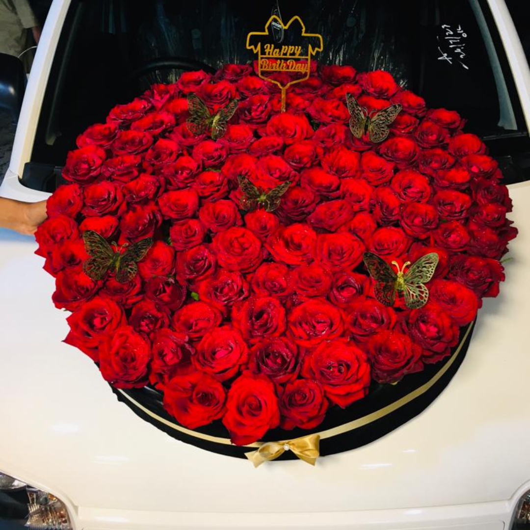 Elegant Box of 100 Imported Long-Stem Roses