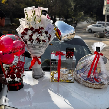 Ultimate Celebration Combo – Imported Flowers, Chocolate, Balloons & Customised Cake