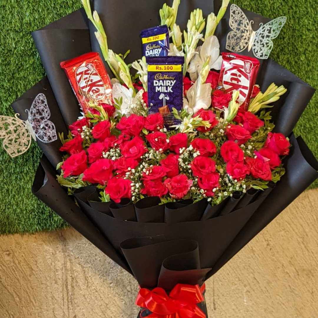 Black Wrap Beauty: Roses & Chocolates