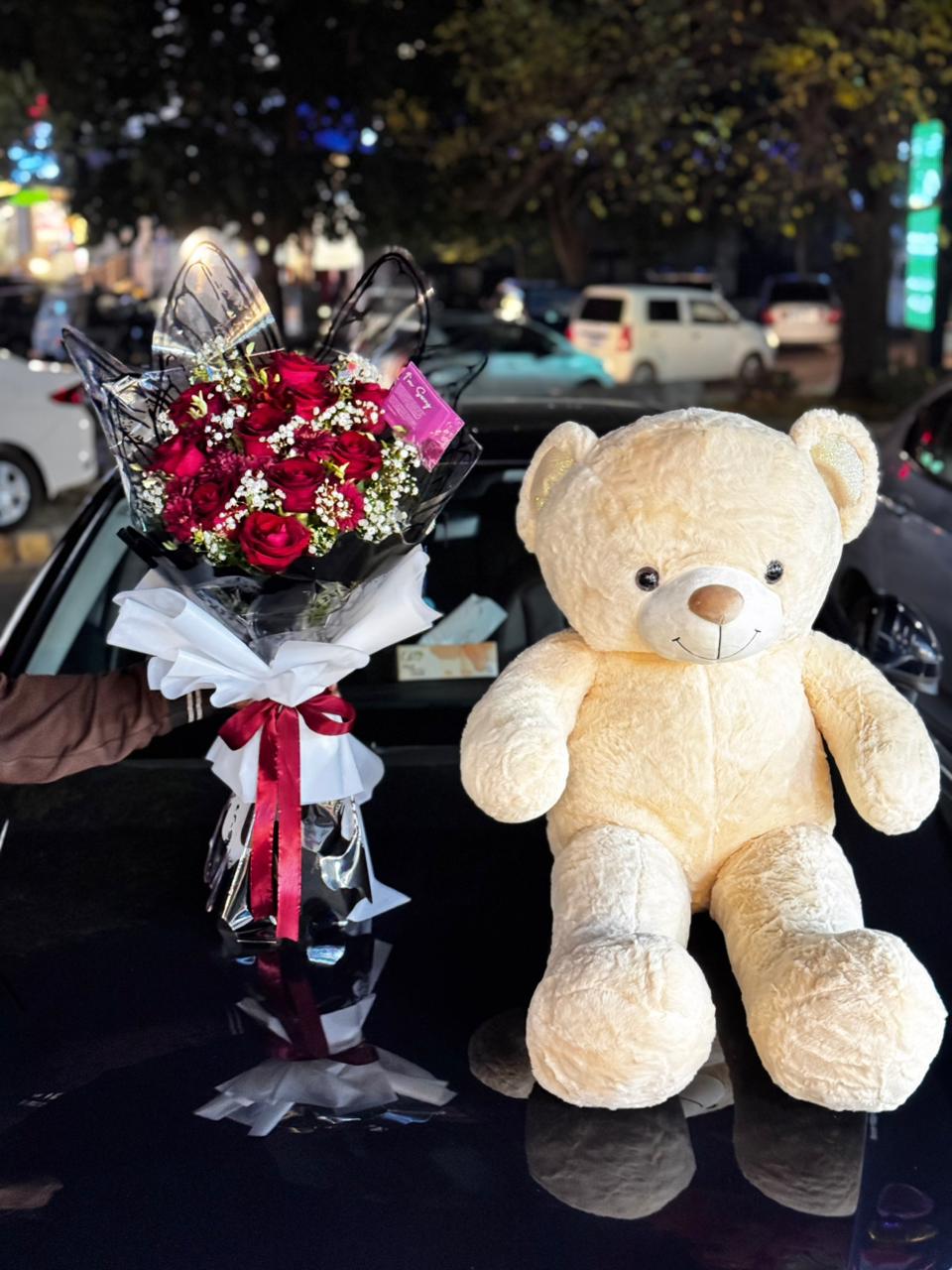 Premium Red Roses Bouquet with Baby’s Breath & 3.5-Feet Teddy Bear 🧸