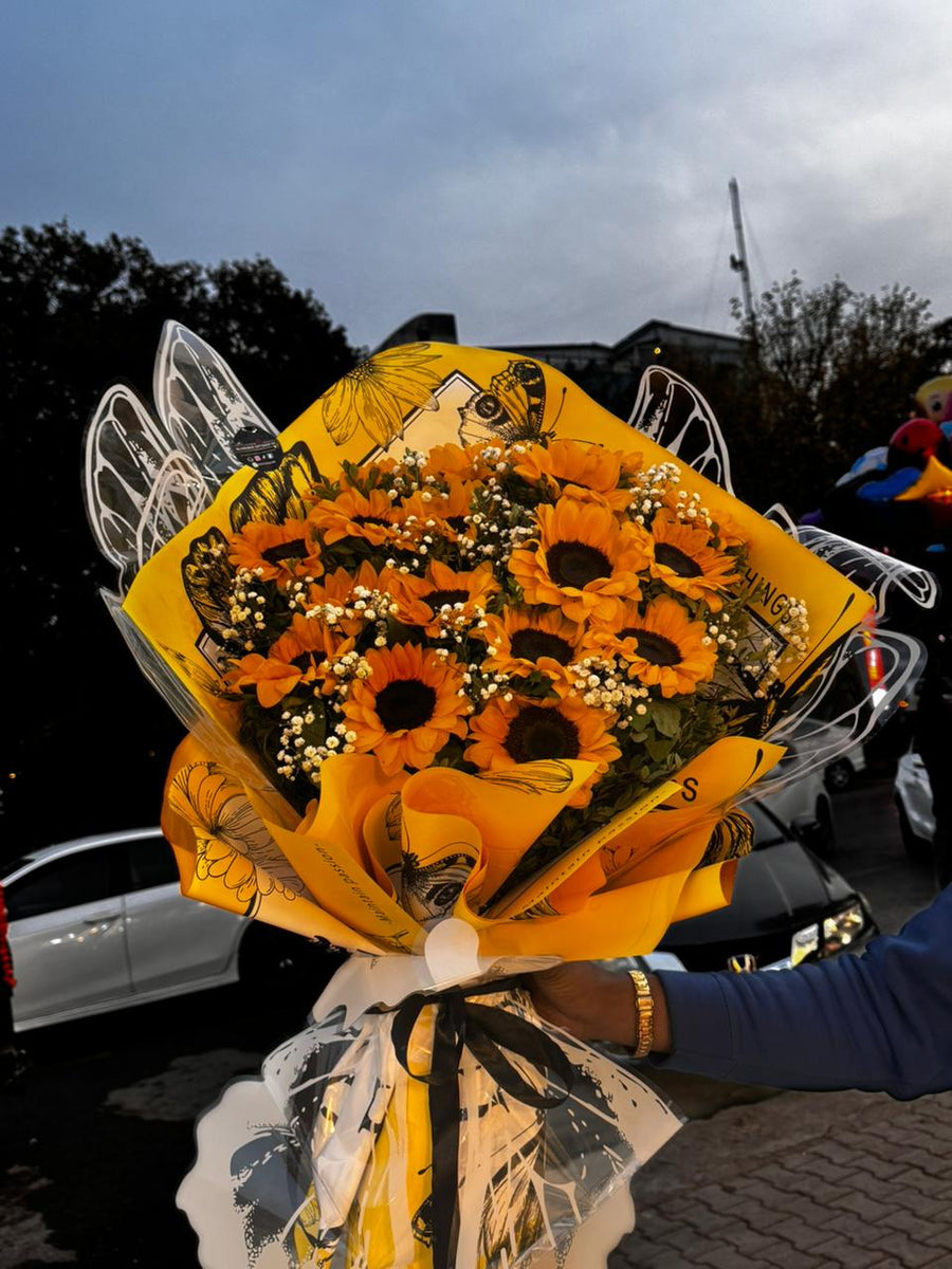 Premium Sunflowers Bouquet – Bright & Cheerful Elegance
